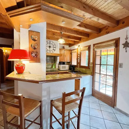 Chalet Chaleureux Avec Jardin, Terrasse Et Cheminee, Au Coeur De Et Proche De La Navette Ski - Fr-1-624-17 Chalet