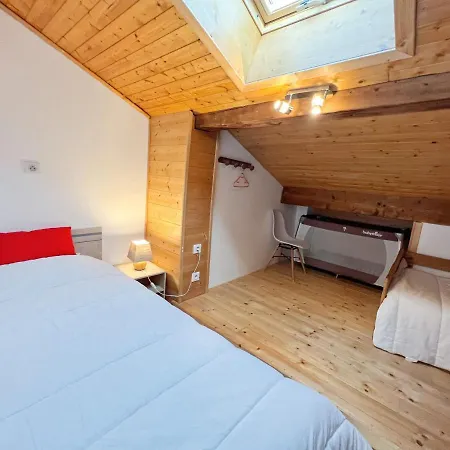Chalet Chalet Chaleureux Avec Jardin, Terrasse Et Cheminee, Au Coeur De Et Proche De La Navette Ski - Fr-1-624-17 Samoens