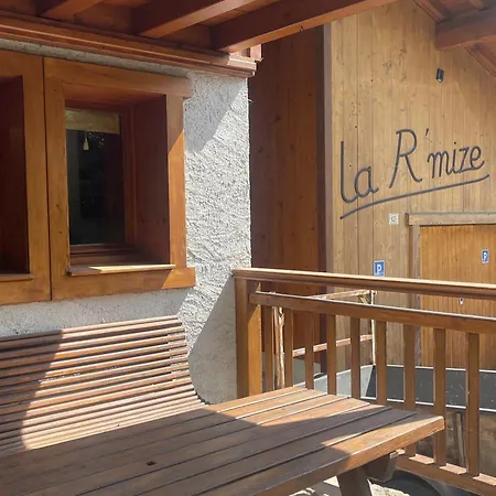 Chalet Chalet Chaleureux Avec Jardin, Terrasse Et Cheminee, Au Coeur De Et Proche De La Navette Ski - Fr-1-624-17